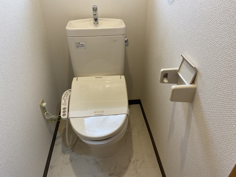 【姫路市青山のアパートのトイレ】