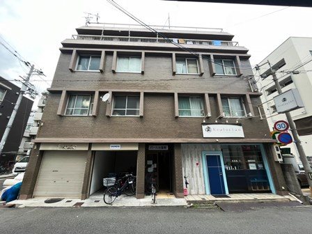 パール出屋敷の建物外観