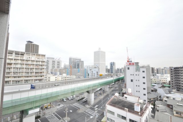 【大阪市福島区玉川のマンションのバルコニー】