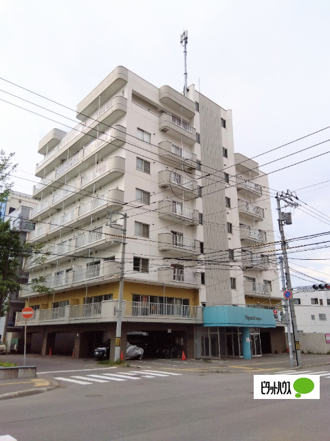 旭川市七条通のマンションの建物外観