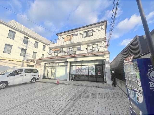 京都市左京区下鴨東森ケ前町のマンションの建物外観