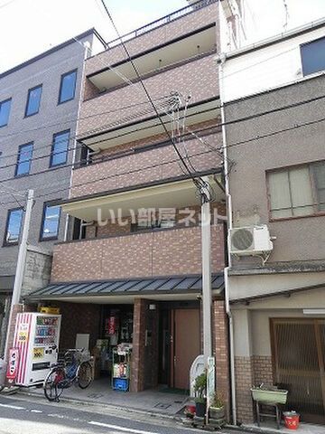 京都市中京区清水町のマンションの建物外観