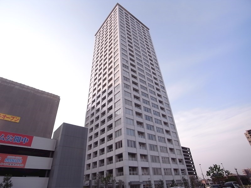 北九州市門司区大里本町のマンションの建物外観