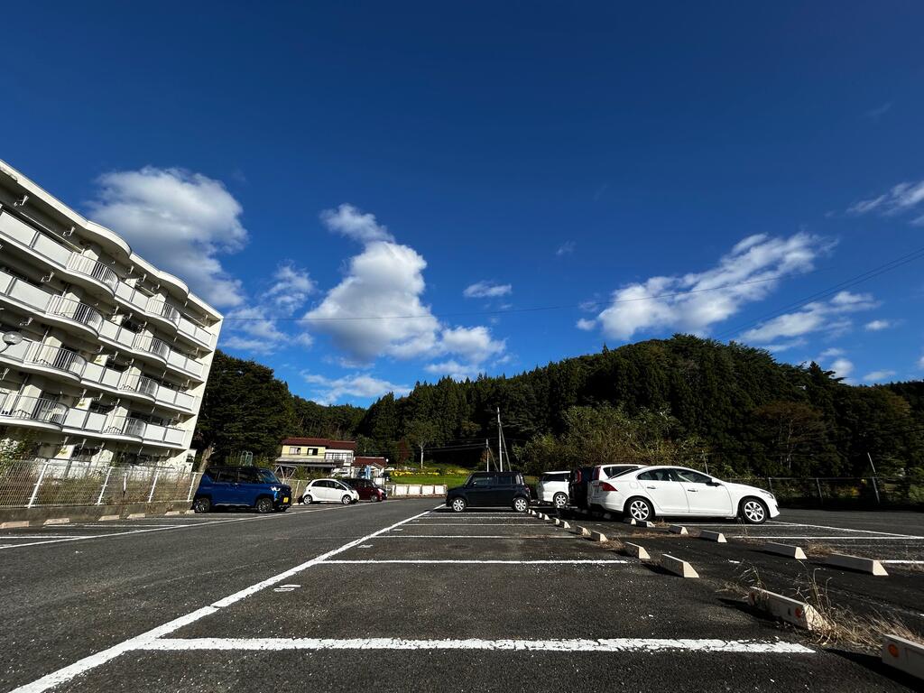 【ビレッジハウス1階の駐車場】