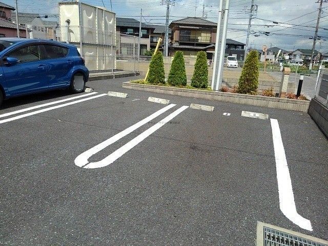 【白岡市小久喜のアパートの駐車場】