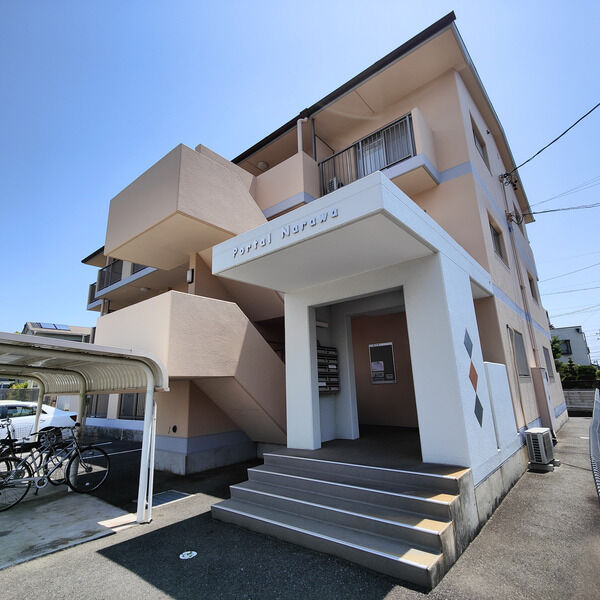 半田市有楽町のマンションの建物外観