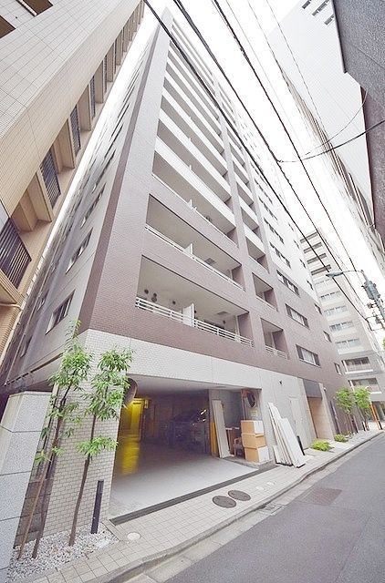 中央区新川のマンションの建物外観