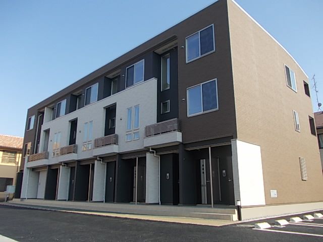 岐阜市村里町のアパートの建物外観