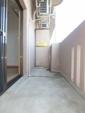 バルコニー　東向きで朝日が差し込みます☆