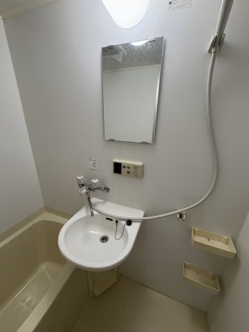 洗面設備　脱衣スペースもあります