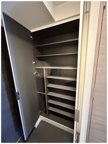 収納　プレサンスOSAKADOMECITYクロスティ（プレサンスオ