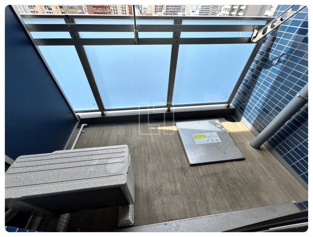 バルコニー　プレサンスOSAKADOMECITYクロスティ（プレサンスオ