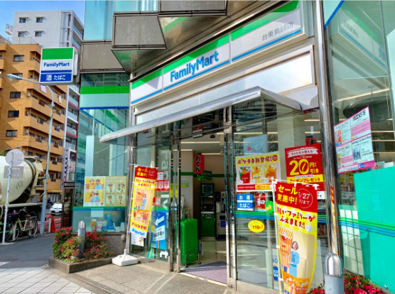 コンビニ　ファミリーマート 台東鳥越店（コンビニ）まで272m