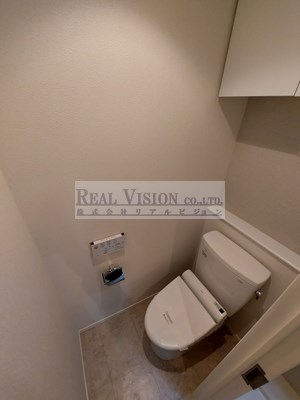 トイレ　別号室の参考写真です。