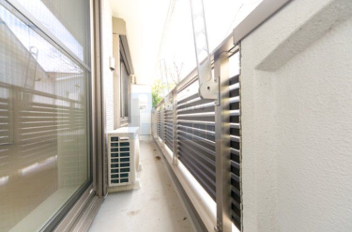 バルコニー　明るいバルコニー！