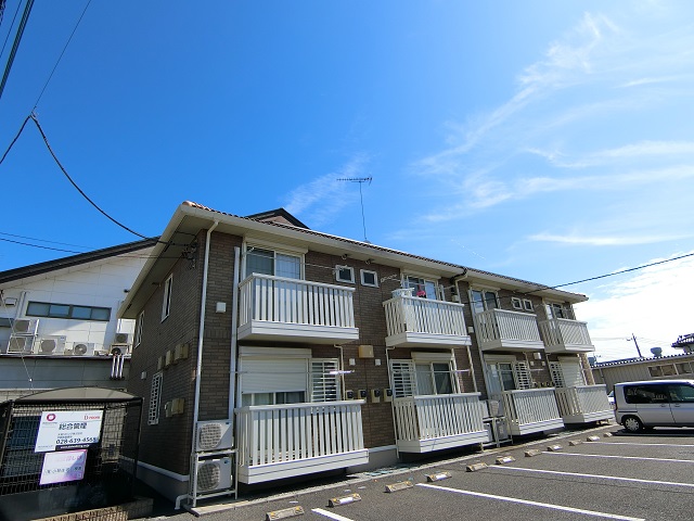 建物外観　落ち着いた雰囲気の外観です