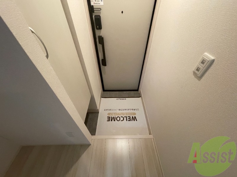 玄関　玄関から撮影しました。一直線でリビングになります。