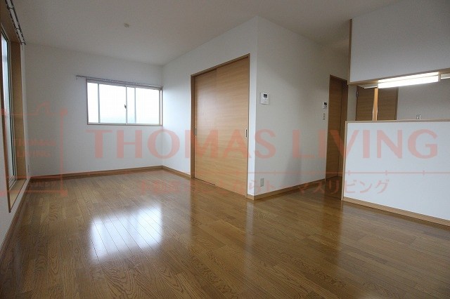 居室・リビング　インテリアの映える広々としたリビング