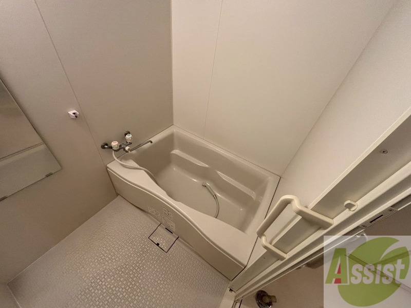 バス・シャワールーム　ユニットバスです。疲れを癒すのに欠かせませんね！