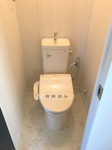 トイレ　温水洗浄便座