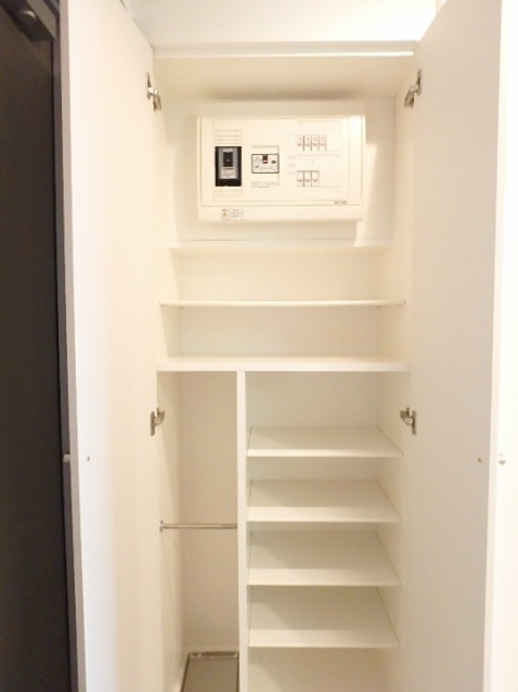 玄関　玄関靴箱