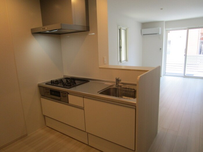 キッチン　3口コンロ・グリル付きです★