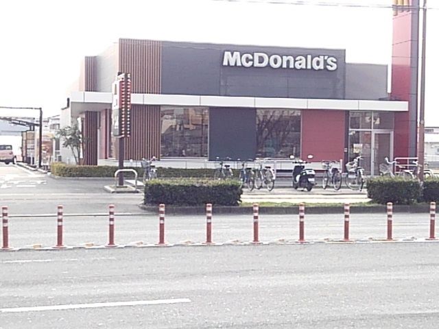 飲食店　マクドナルド筑後店（飲食店）まで300m