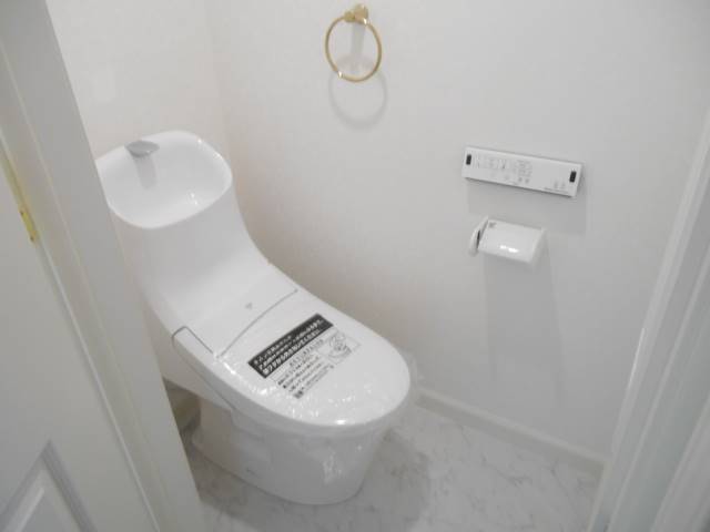 トイレ　別のお部屋の参考写真です