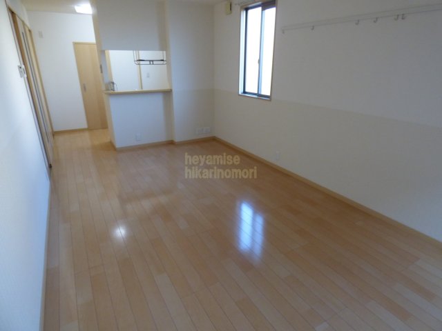 居室・リビング　写真は別号室