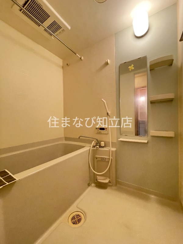 バス・シャワールーム　同型別部屋写真