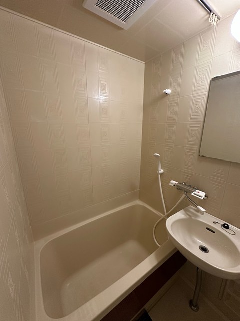 バス・シャワールーム　ユニットバスでお掃除らくらく☆浴室内に洗面台・トイレ付きです