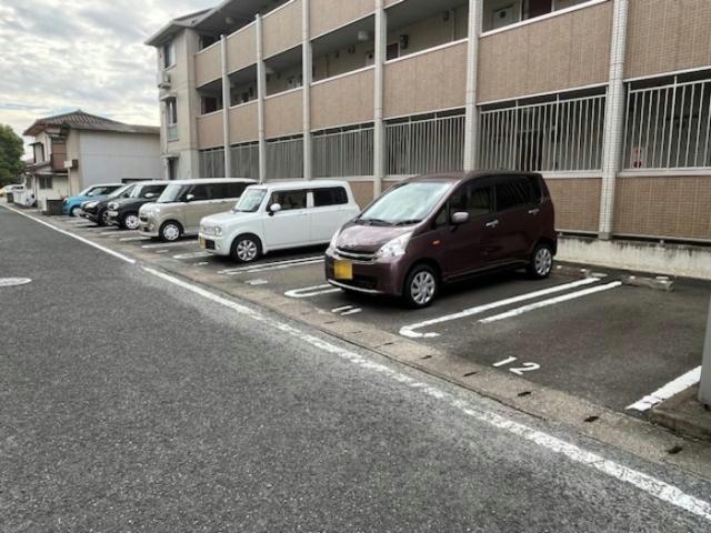 駐車場　駐車場