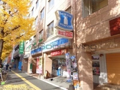 コンビニ　ローソン筑紫通比恵町店（コンビニ）まで40m