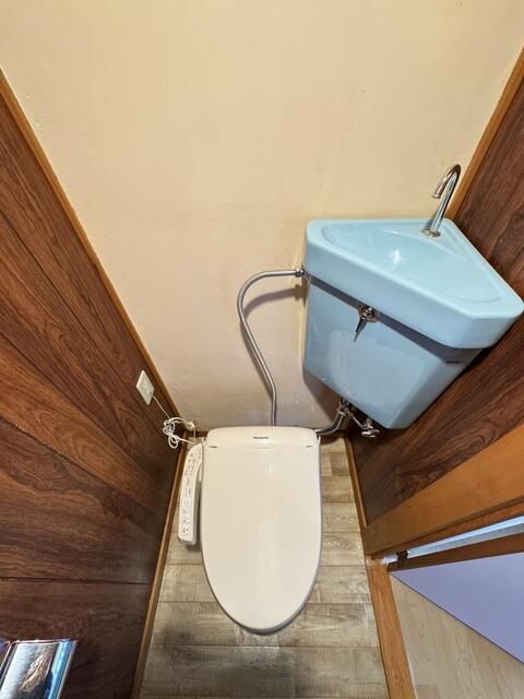 トイレ　写真は別の部屋のものです。