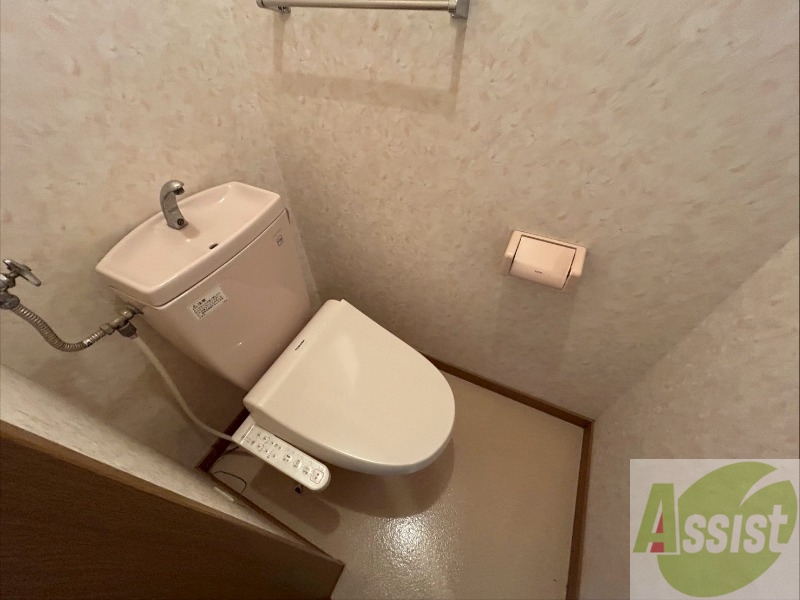 トイレ　こちらはトイレです。清潔感があり、安心して使用できます。