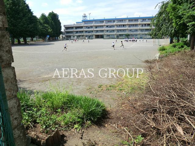 小学校　富士見市立鶴瀬小学校（小学校）まで512m