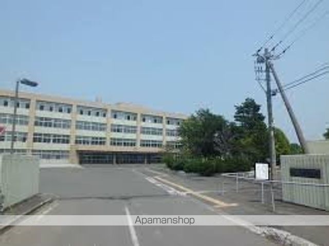 中学校　石狩花川中学校（中学校）まで516m