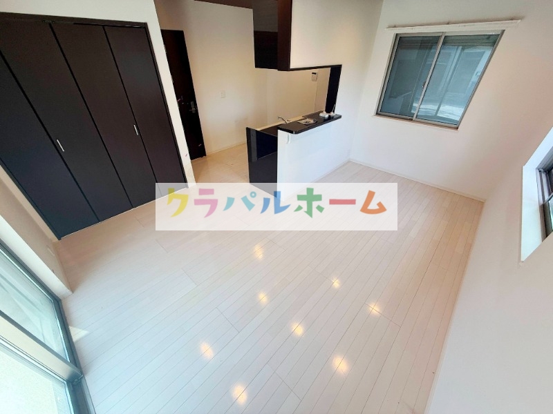 大阪モノレール本線 南摂津駅 徒歩24分 2階建 築12年の居間写真