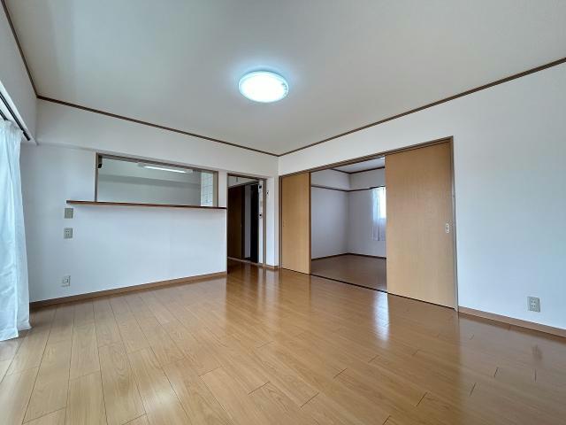 居室・リビング　※同物件、別部屋の写真です