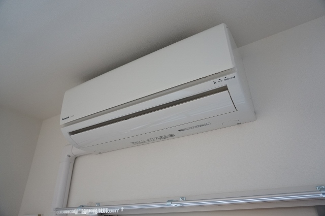 その他　エアコン付きで夏・冬も快適に過ごせます。