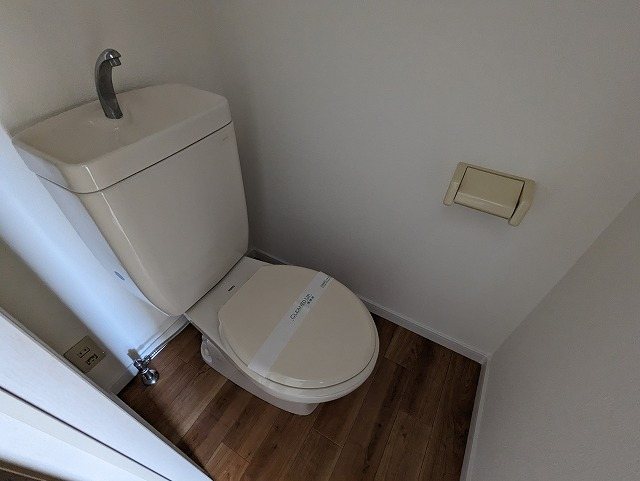 トイレ　※別部屋参考写真