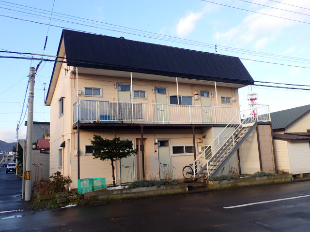 函館市宇賀浦町のアパートの建物外観