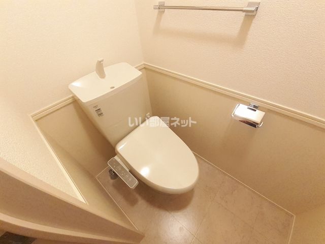 【ルピナスハイム　Bのトイレ】