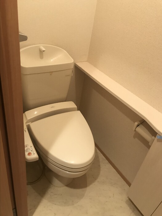 トイレ　温水洗浄暖房便座