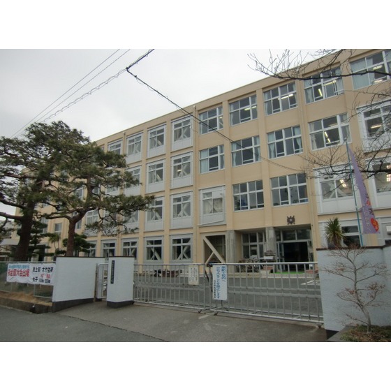 中学校　浜松市立高台中学校（中学校）まで1928m