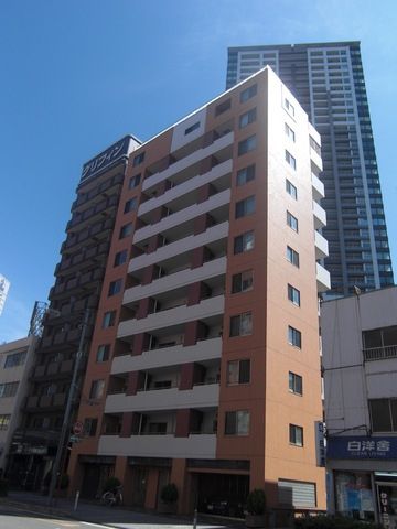 横浜市西区高島のマンションの建物外観
