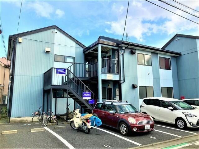 茅ヶ崎市松が丘のアパートの建物外観