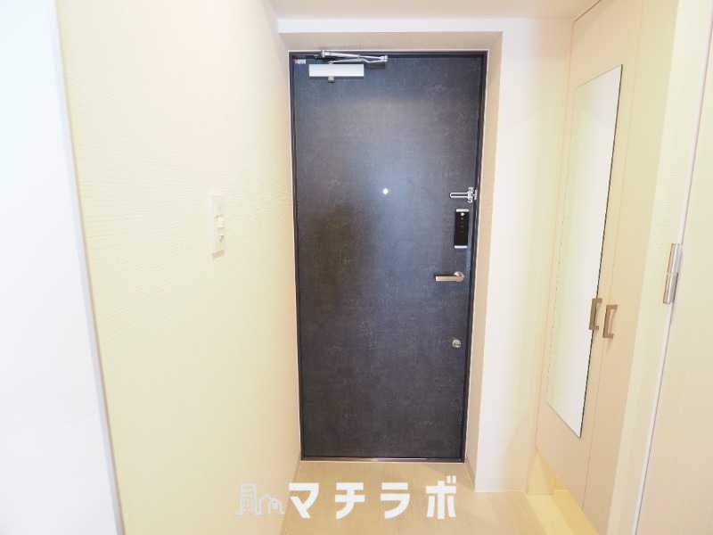 【名古屋市中区新栄のマンションの玄関】