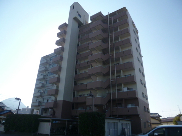 【野洲市小篠原のマンションの建物外観】