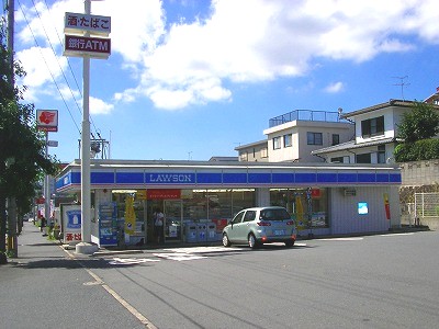 【ロイヤルハイツ折尾1号館のコンビニ】